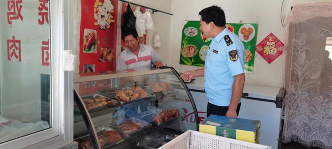 李家店鄉(xiāng)市場監(jiān)管所強化肉制品質(zhì)量安全專項檢查